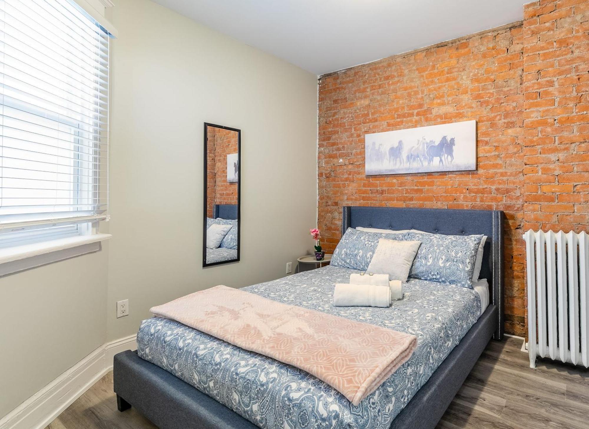 1Br - Queen Bed Apartment In Hamilton'S Best Neighborhood 外观 照片